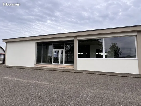 Local 737 m² MODENHEIM