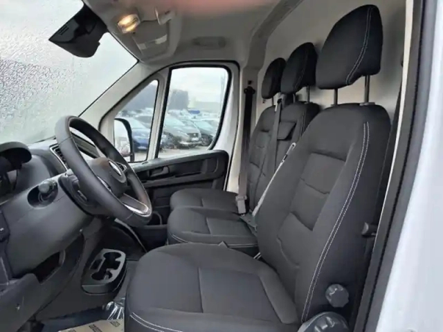 Opel Movano fg l2h2 3.5 140ch s&amp;s pack premium connect — photo 9