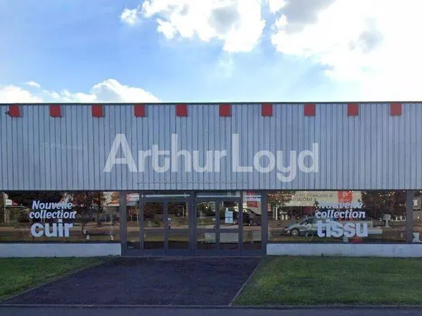 Local commercial 950 m²