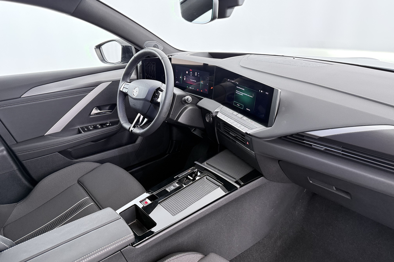 Opel Astra — photo 13