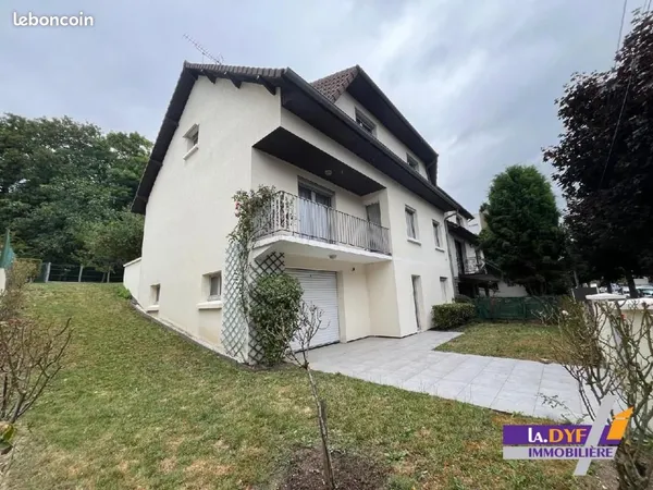 Pavillon 7 pièces 220 m²