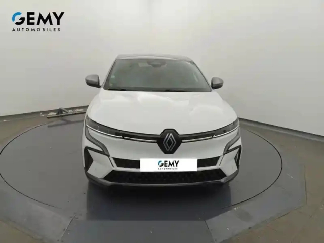 Renault Megane e-tech ev60 220 ch super charge — photo 17
