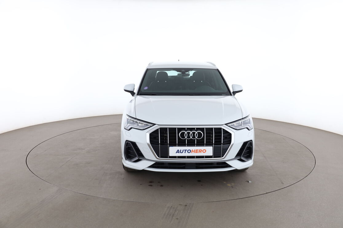 Audi Q3 45 TFSIe S Line S Tronic — photo 8