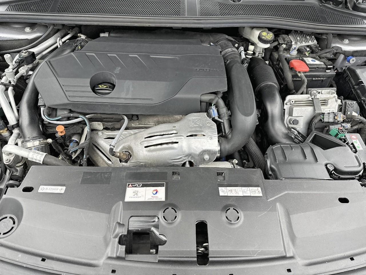 Peugeot 308 phev 180 e-eat8 allure pack — photo 13
