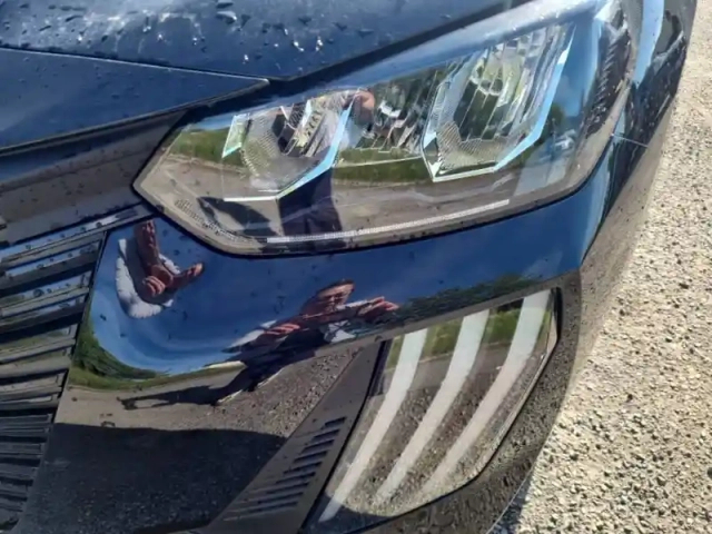 Peugeot 208 hybrid 110 ch e-dcs6 — photo 16