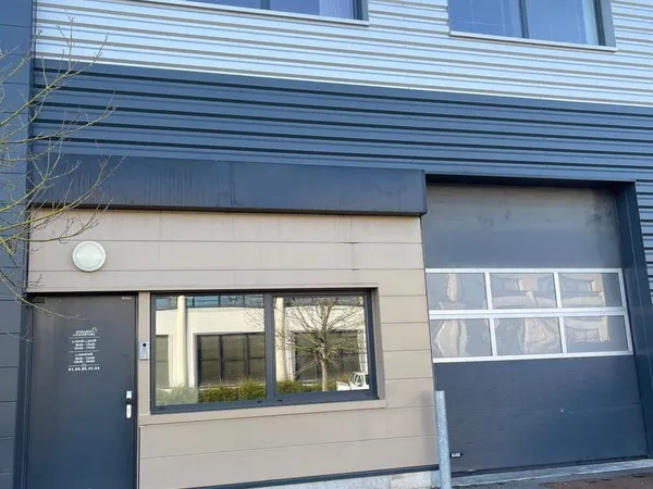 Local d'activité 205 m²