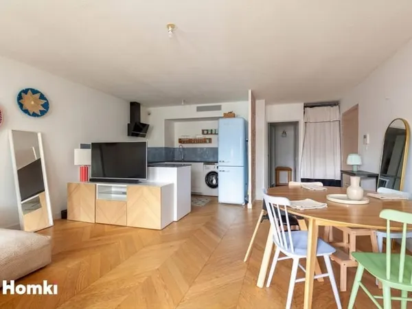 Appartement T3 de 72 m² à Marseille 13008, Boulevard Rabatau