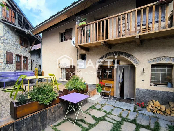 Maison T4 de village avec jardin/garage- le Monêtier-Les-Bains