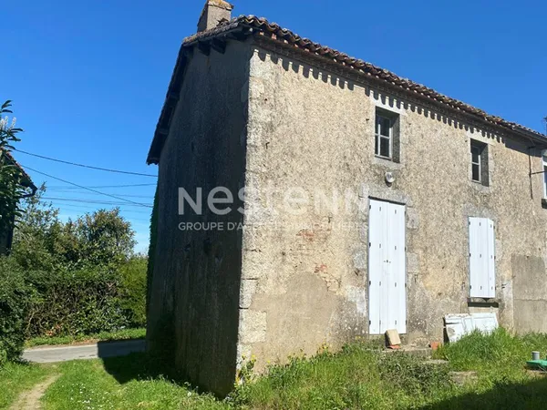 Maison à rénover à vendre à La Chapelle Saint Laurent - 2 pièces, 65 m²
