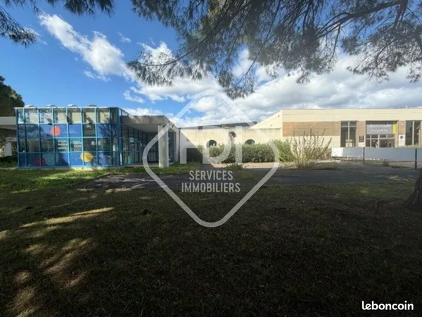 LOCAL COMMERCIAL 318 m² NIMES