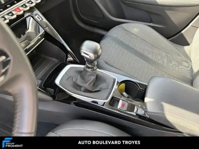 Peugeot 208 1.5 bluehdi 100ch s&amp;s allure — photo 14