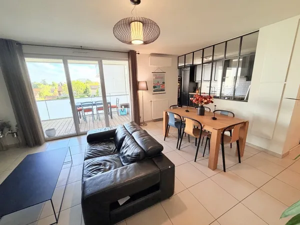 Vends appartement avec terrasse vue Pyrénées