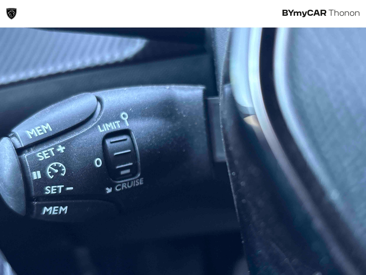 Peugeot 208 100 S&amp;S BVM6 — photo 25