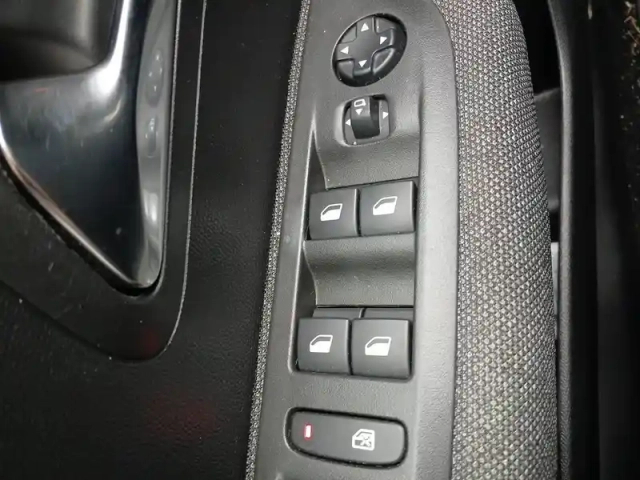 Peugeot 208 puretech 100 s&amp;s eat8 — photo 18