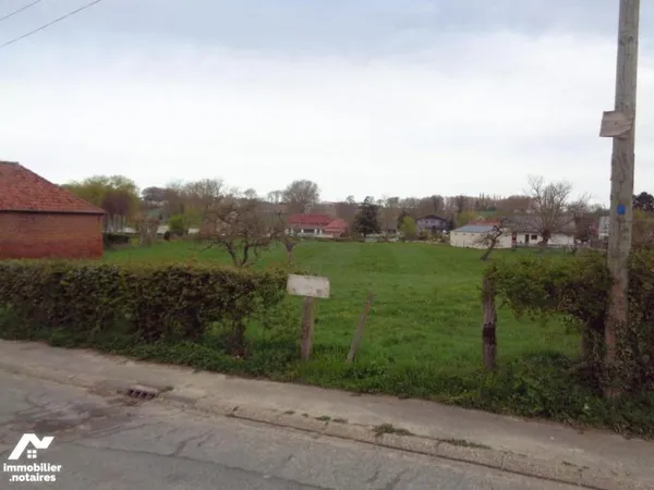Terrain 700 m²