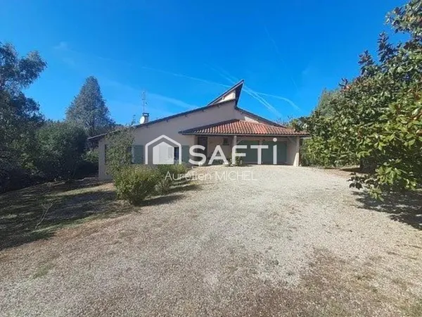 MAISON FAMILIALE DE 5 CHAMBRES AVEC SOUS SOL SUR UN TERRAIN DE 1980 M²