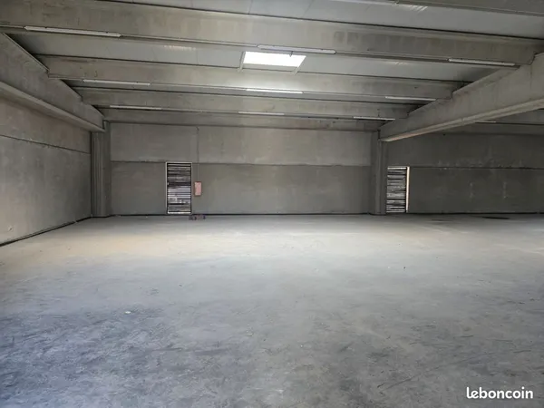 Bureaux 560 m² Cuers