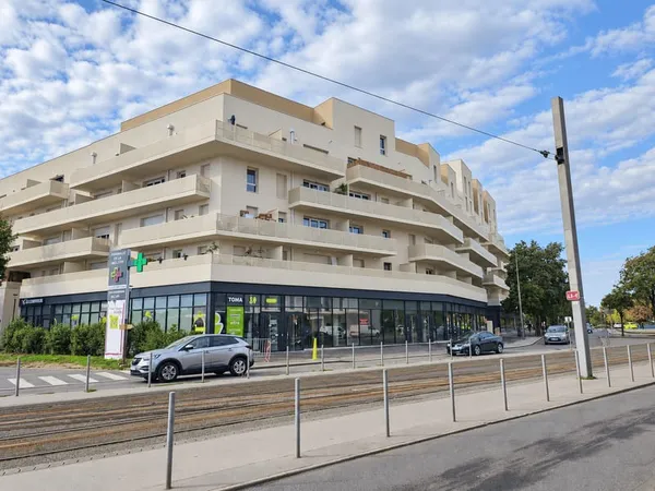 Local commercial 70 m²