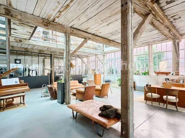 Maison 7 pièces 396 m²