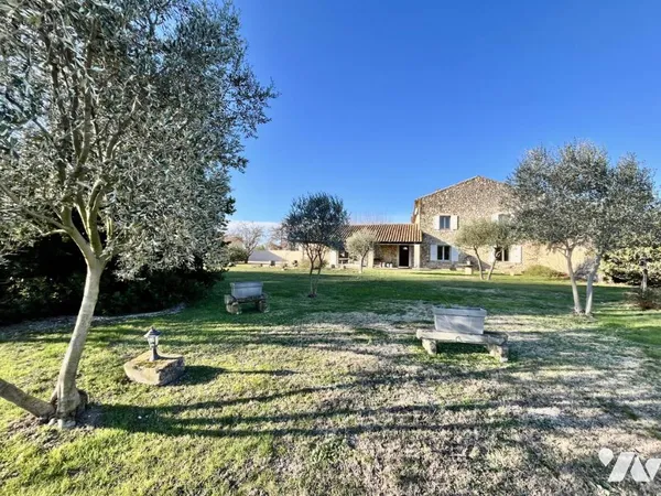 Maison 8 pièces 206 m²
