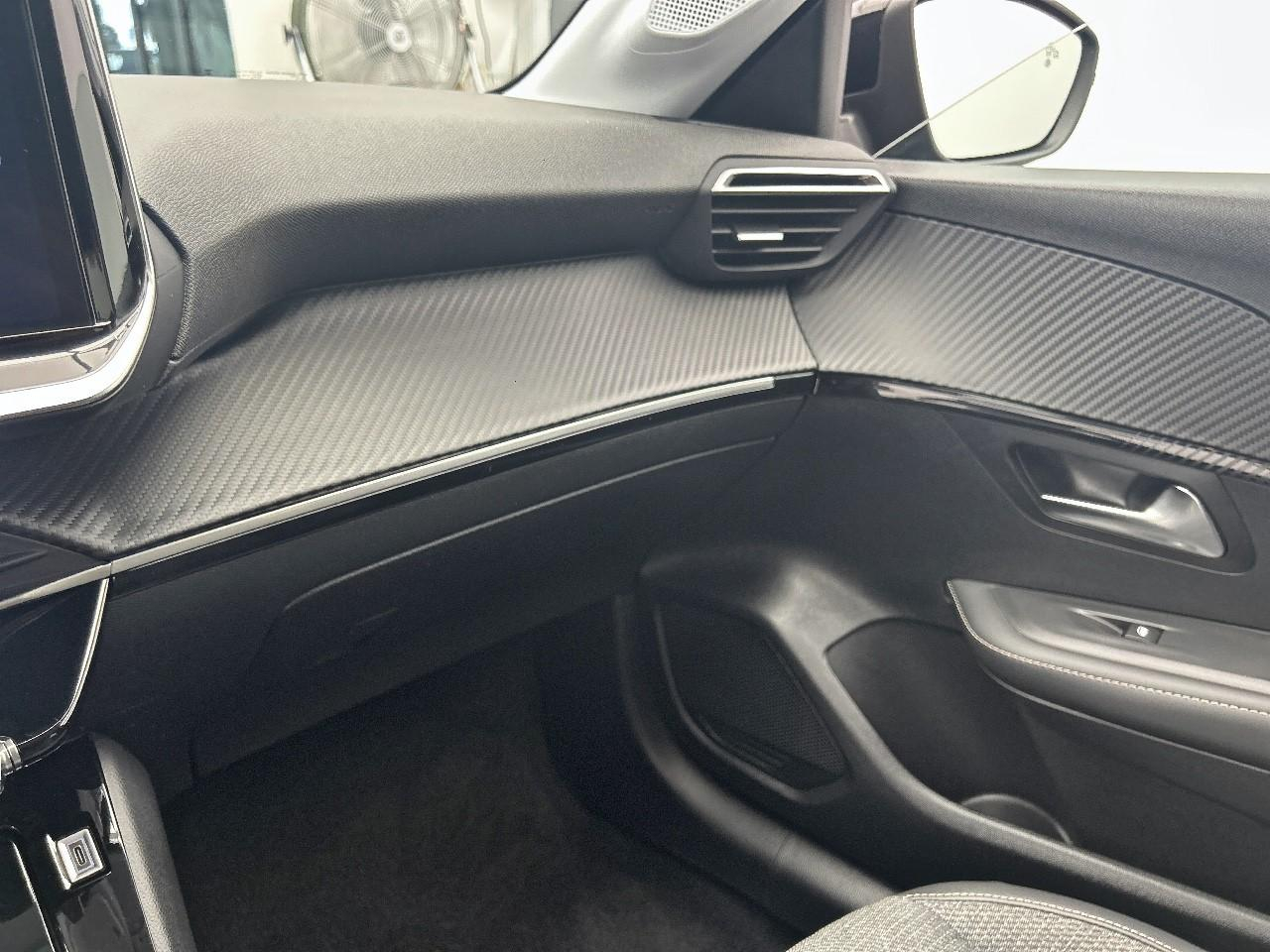 Peugeot 208 100 s&s bvm6 allure — photo 28
