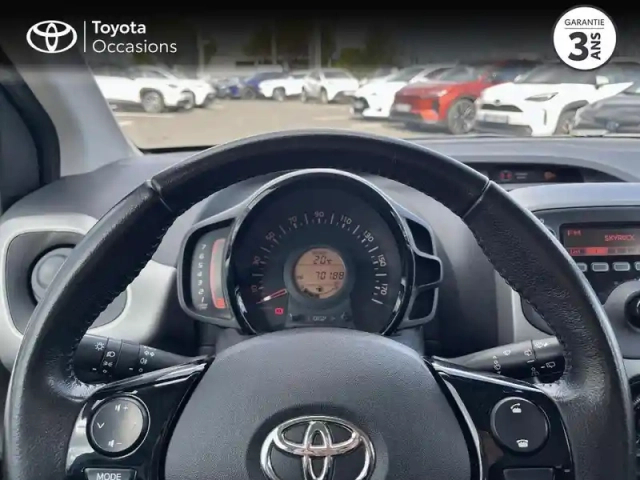 Toyota Aygo 1.0 vvt-i 72ch x-play 3p — photo 13