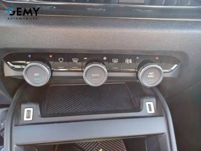 Citroën C4 e- 136 ch automatique — photo 56