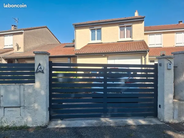 A vendre à Cornas charmante maison