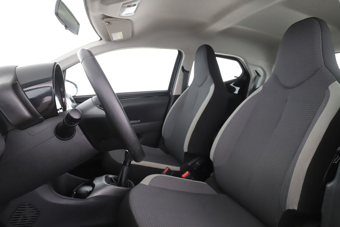 Toyota Aygo 1.0 VVT-i X-Play — photo 9