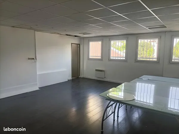 Bureaux 71 m² Ivry-sur-Seine