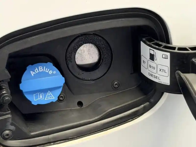 Renault Megane mégane iv berline blue dci 115 - 21n — photo 24