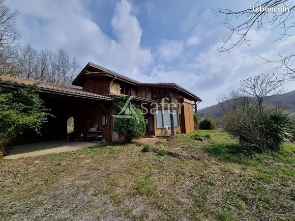 Propriété 5 pièces 145 m²