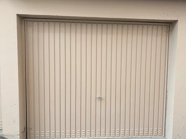 Loue garage fermé