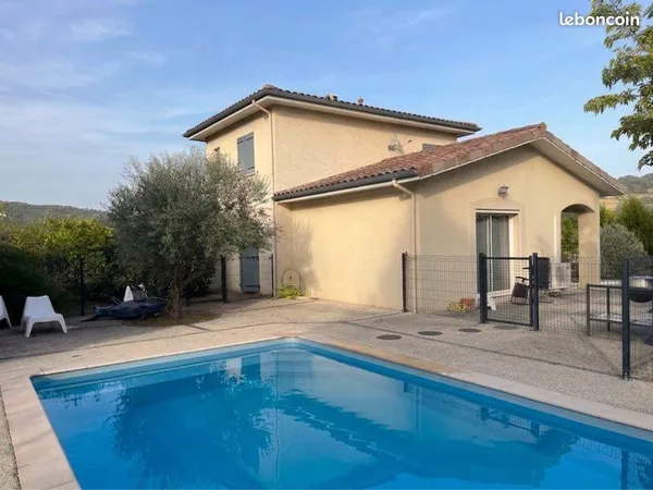 Maison 6 pièces 137m2 avec piscine