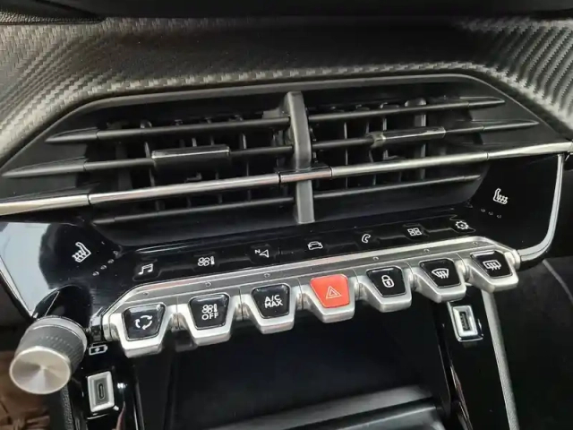 Peugeot 2008 puretech 130 s&amp;s bvm6 — photo 30