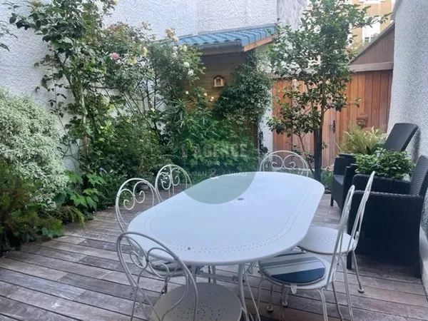 Vends appartement dupleix avec terrasse/jardin et parking centre historique à Pau