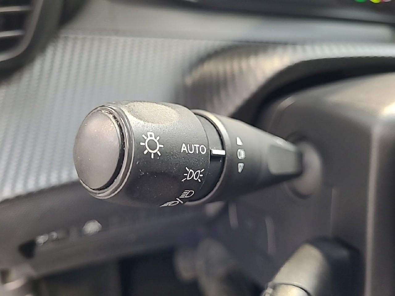 Peugeot 2008 electrique 136 ch allure — photo 23