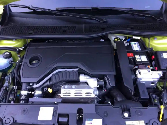 Peugeot 208 hybrid 145 e-dcs6 — photo 23