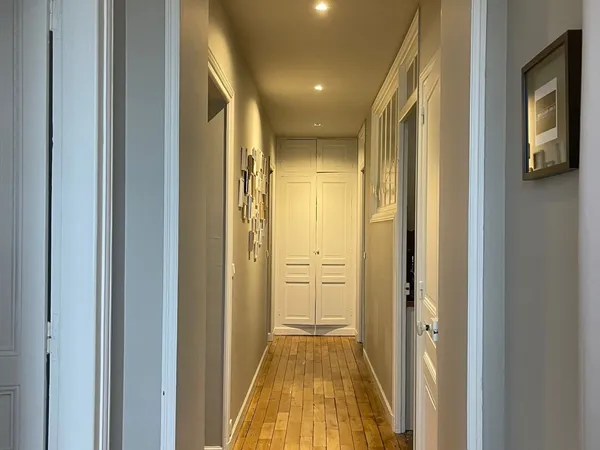 Loue appartement de 75m² - 2 chambres - Ancien - Parking + Garage