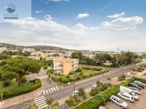 VENTE STUDIO CABINE VUE DEGAGEE QUARTIER LES QUILLES A SETE