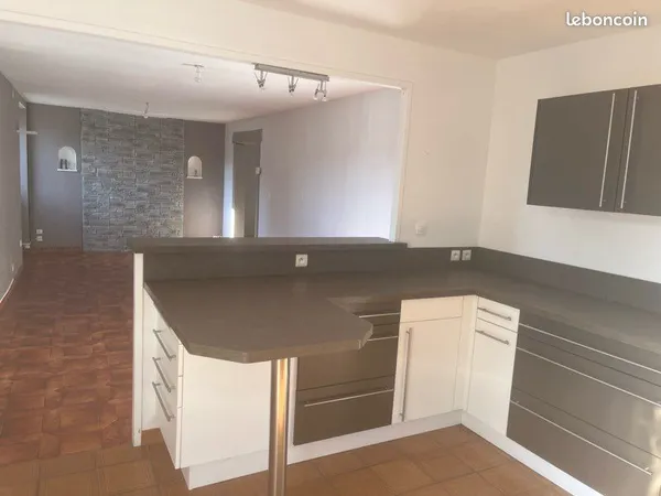 Maison de ville d'environ 130 m2 avec vue sur la Loire