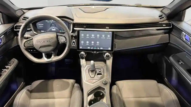 Lynk&Amp;Co 01 1.5 phev 261 ch dcth7 — photo 12