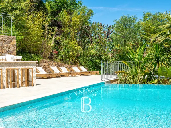GOLFE DE SAINT-TROPEZ/GASSIN - VILLA 5 CHAMBRES - VUE MER PANORAMIQUE