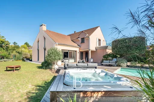 Maison 5 pièces 181 m²