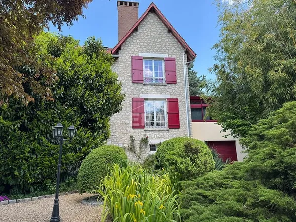 Maison années 30 avec PISCINE à vendre à Courlon-sur-Yonne - 5 pièces, 132 m²