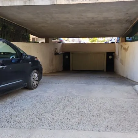 Garage Centre Ville Hyères médiathèque