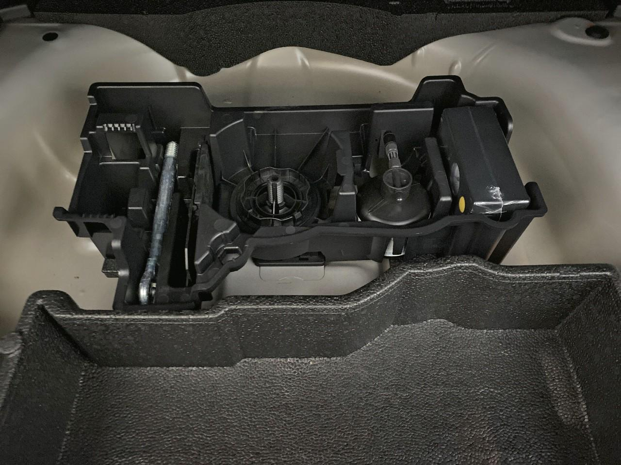 Peugeot 2008 130 s&s eat8 allure — photo 16