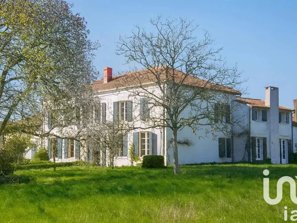Maison 13 pièces 487 m²
