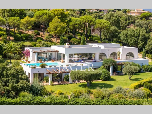 Maison 7 pièces 400 m²