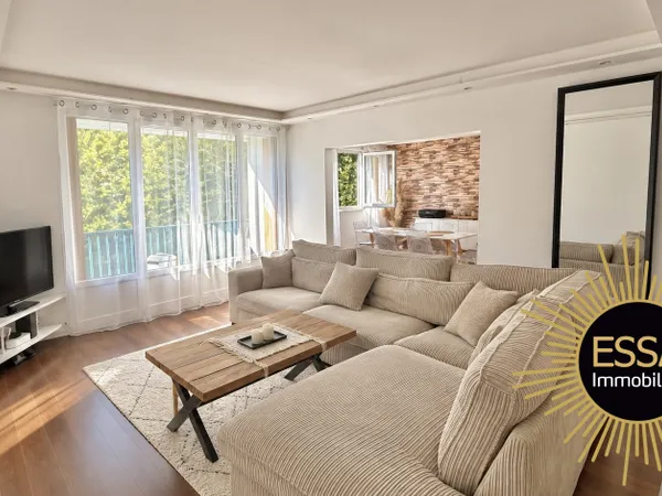 COUP DE COEUR - SUPERBE F4 ENTIÈREMENT RÉNOVÉ - BALCON ?